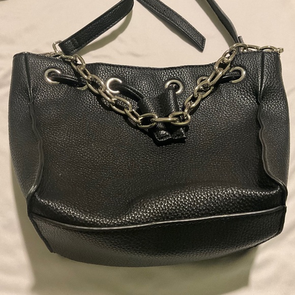 Steve Madden Black Crossbody Bag with Silver Chain - Large, Good Condition - Picture 9 of 9